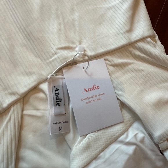 New NWT Andie The Asbury Swimsuit Coco Cream Off White Rib One-Piece Swim Medium - Picture 2 of 5